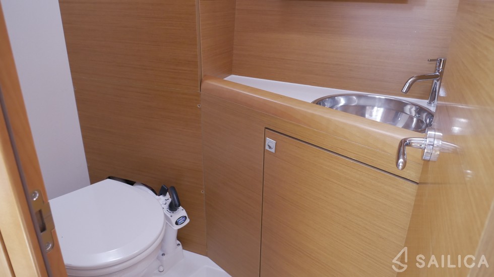 Sun Odyssey 349 - Yacht Charter Sailica
