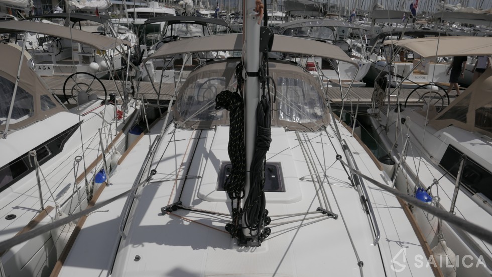 Sun Odyssey 349 - Yacht Charter Sailica