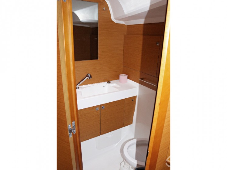 Sun Odyssey 509 - Yacht Charter Sailica