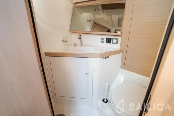 Oceanis 46.1 - Yacht Charter Sailica