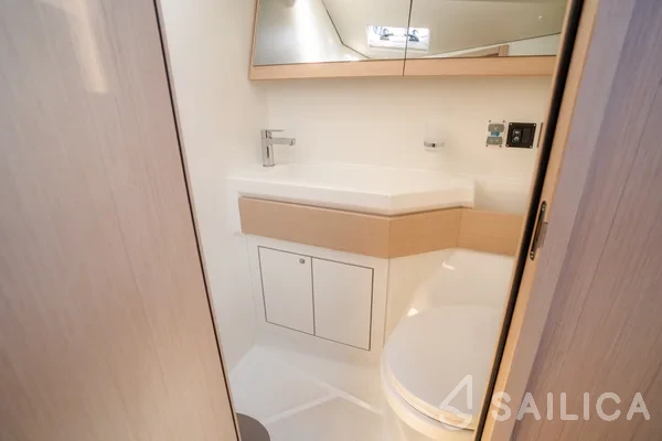 Oceanis 46.1 - Yacht Charter Sailica