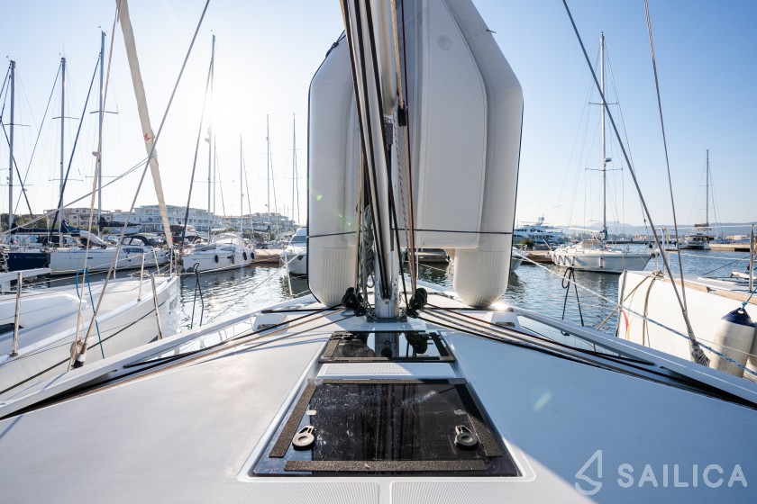 Oceanis 46.1 - Yacht Charter Sailica