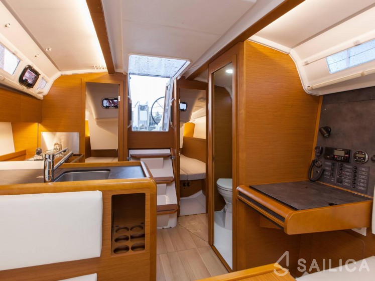 Sun Odyssey 349 - Yacht Charter Sailica