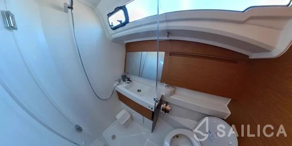 Sun Odyssey 410 - Yacht Charter Sailica