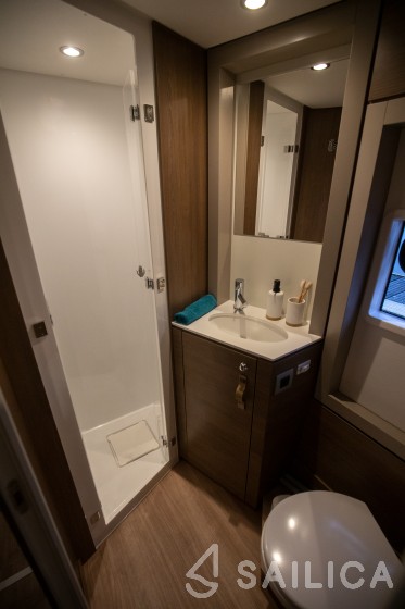 Bali 4.4 - Yacht Charter Sailica