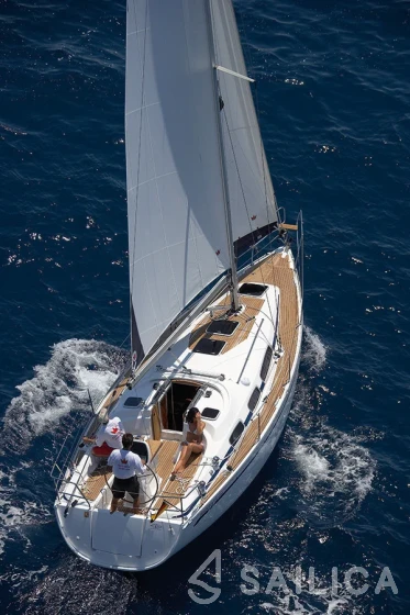Bavaria 39 Cruiser - Yacht Charter Sailica