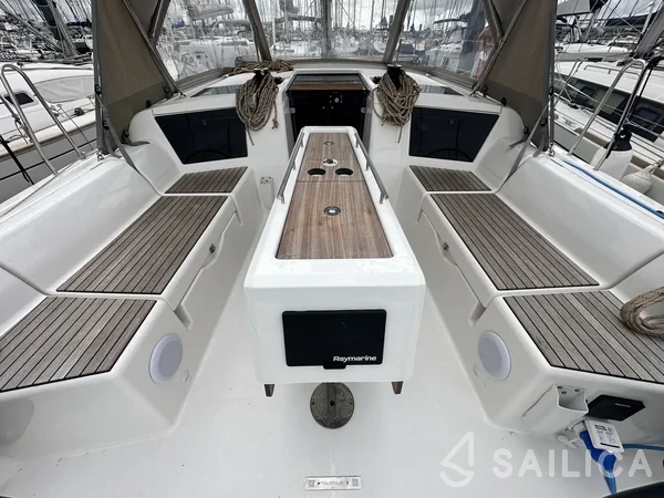 Dufour 390 - Yacht Charter Sailica