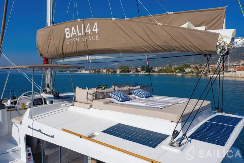 Bali 4.4 - Yacht Charter Sailica