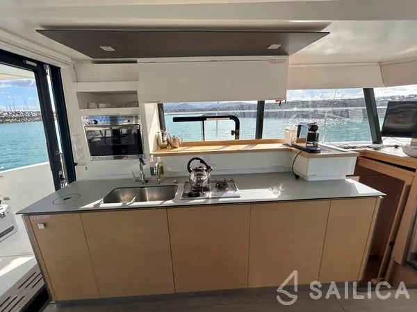 MY 37 - Yacht Charter Sailica
