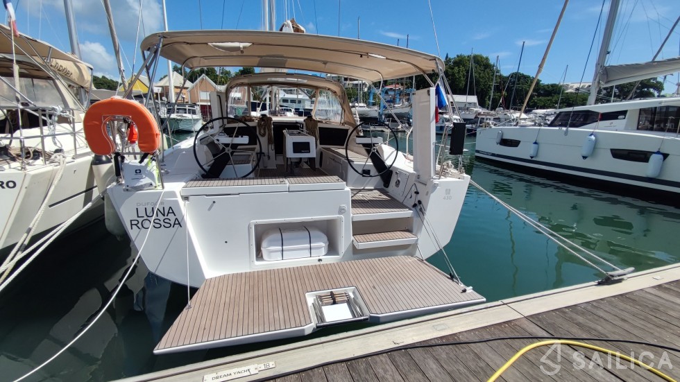 Dufour 430 Grand Large - Yacht Charter Sailica