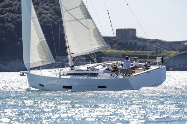 Dufour 430 Grand Large - Yacht Charter Sailica