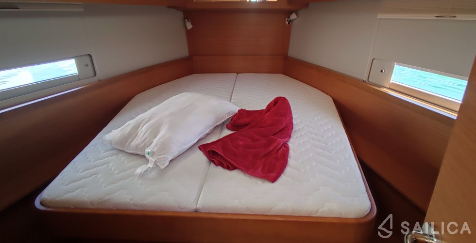 Dufour 430 Grand Large - Yacht Charter Sailica