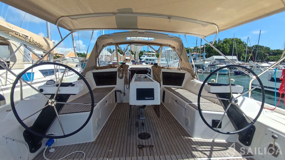 Dufour 430 Grand Large - Yacht Charter Sailica