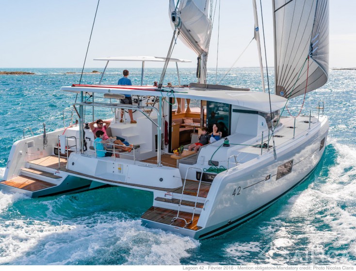 Lagoon 42 - Yacht Charter Sailica