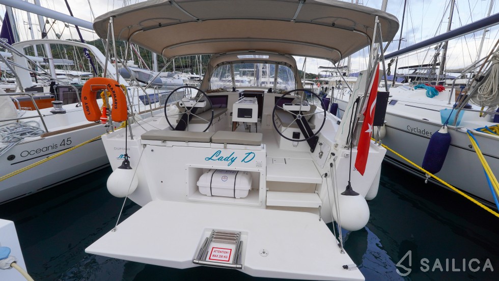 Dufour 390 - Yacht Charter Sailica