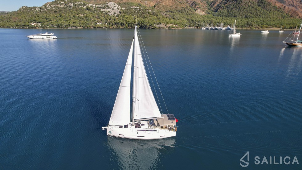 Dufour 390 - Yacht Charter Sailica