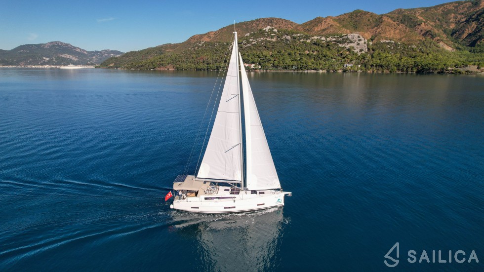 Dufour 390 - Yacht Charter Sailica