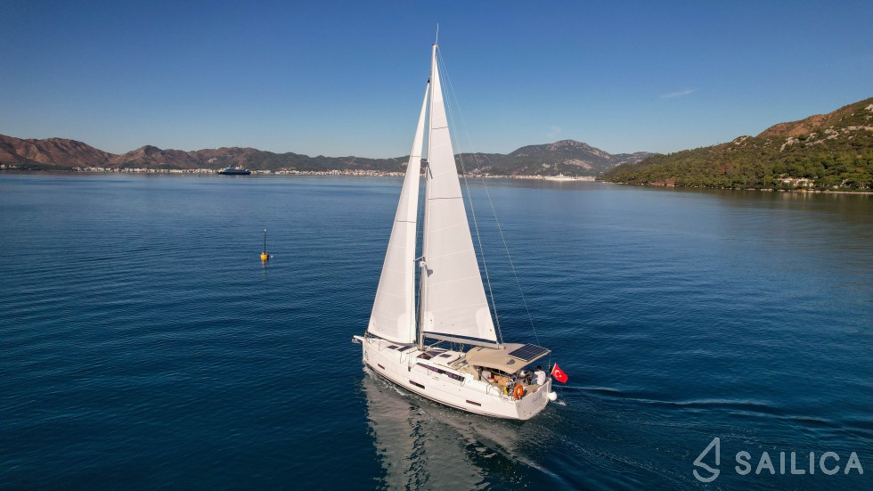 Dufour 390 - Yacht Charter Sailica