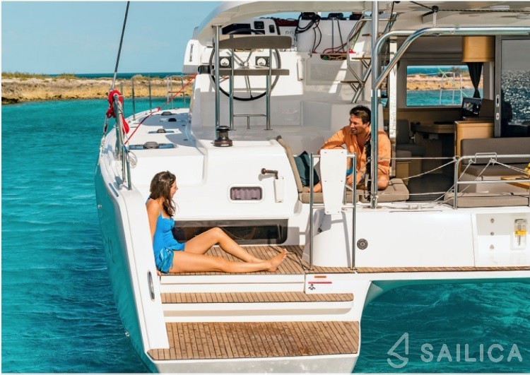 Lagoon 42 - Yacht Charter Sailica