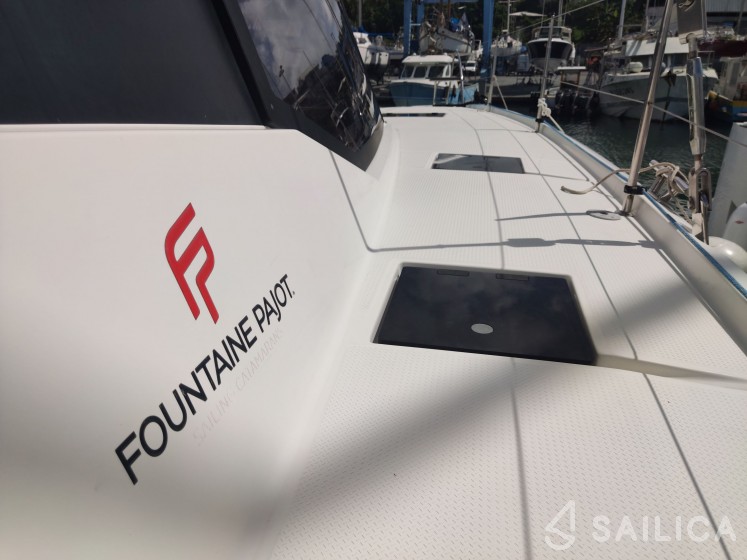 Astréa 42 - Yacht Charter Sailica