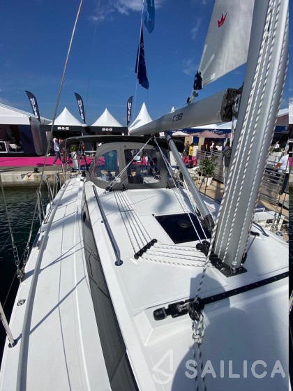 Bavaria C38 - Yacht Charter Sailica