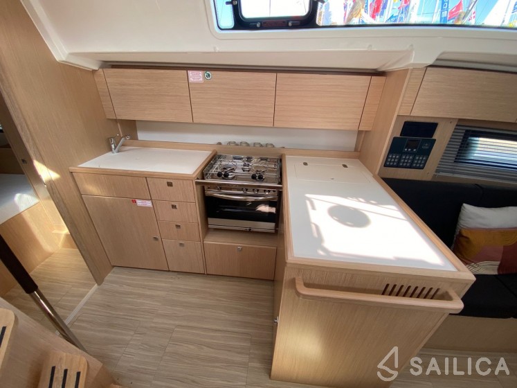 Bavaria C38 - Yacht Charter Sailica