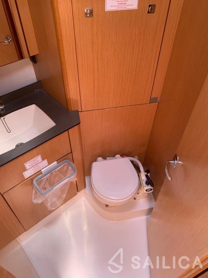 Bavaria 41 Cruiser - Yacht Charter Sailica