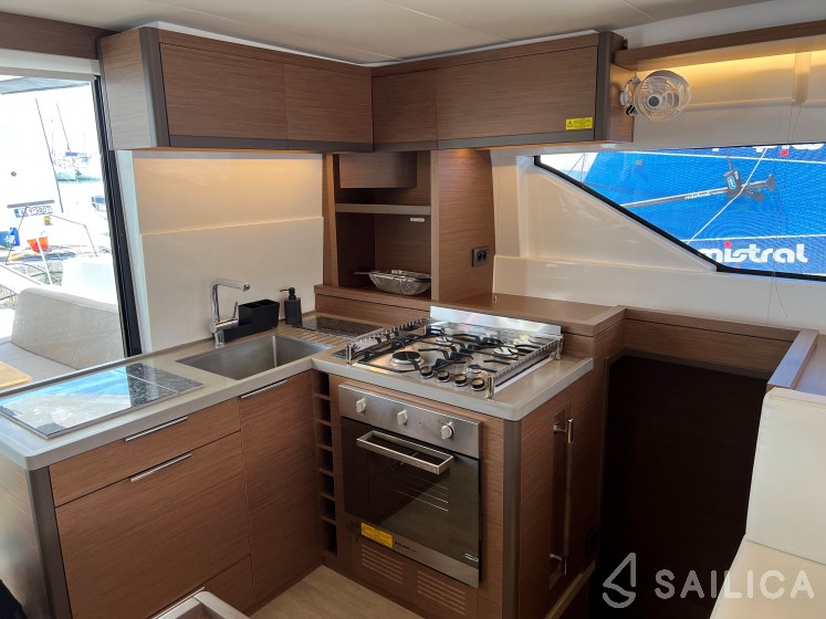 Lagoon 50 - Yacht Charter Sailica