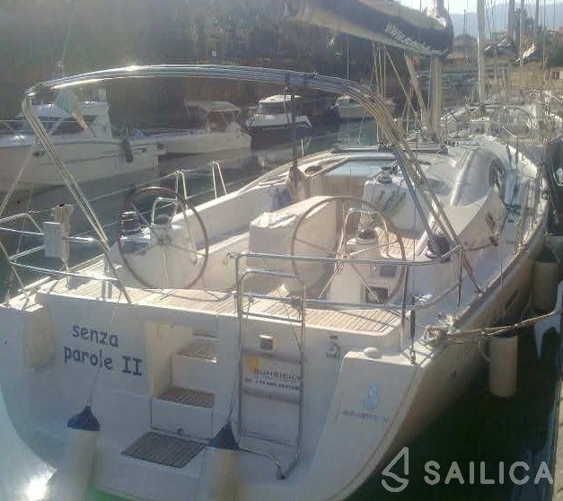 Oceanis 40 - Yacht Charter Sailica