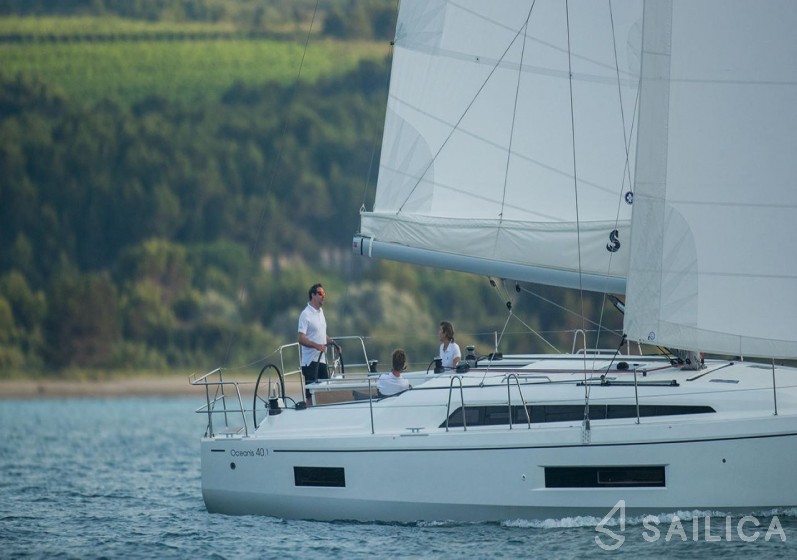 Oceanis 40.1 - Yacht Charter Sailica