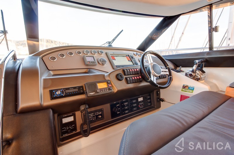 Prestige 440 - Yacht Charter Sailica