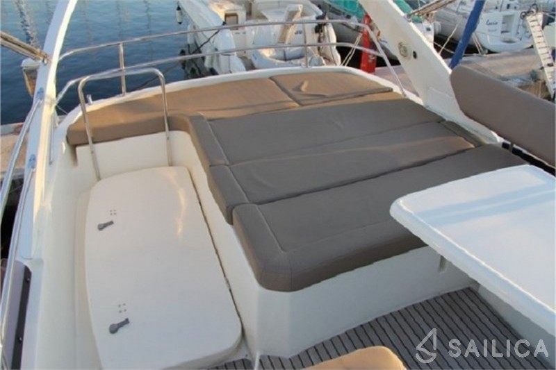 Prestige 440 - Yacht Charter Sailica