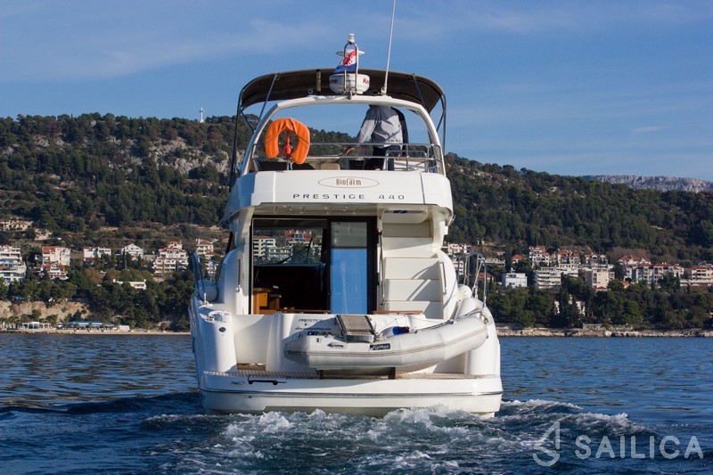 Prestige 440 - Yacht Charter Sailica