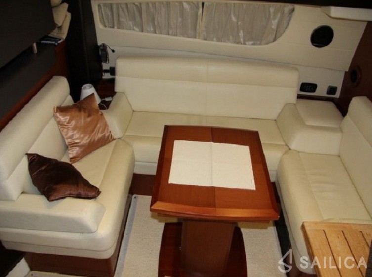 Prestige 440 - Yacht Charter Sailica