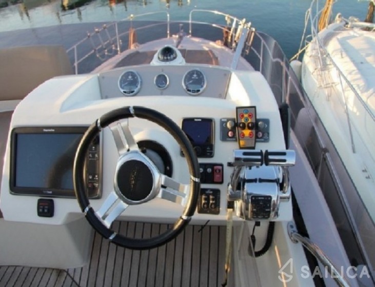 Prestige 440 - Yacht Charter Sailica