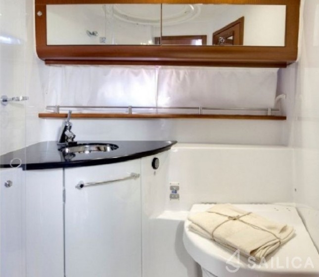 Prestige 440 - Yacht Charter Sailica