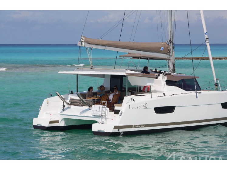 Lucia 40 - Yacht Charter Sailica