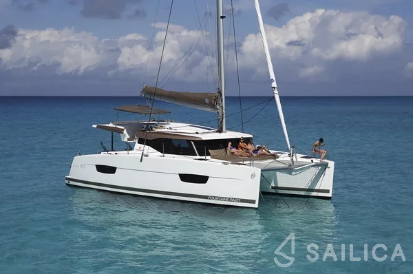 Lucia 40 - Yacht Charter Sailica