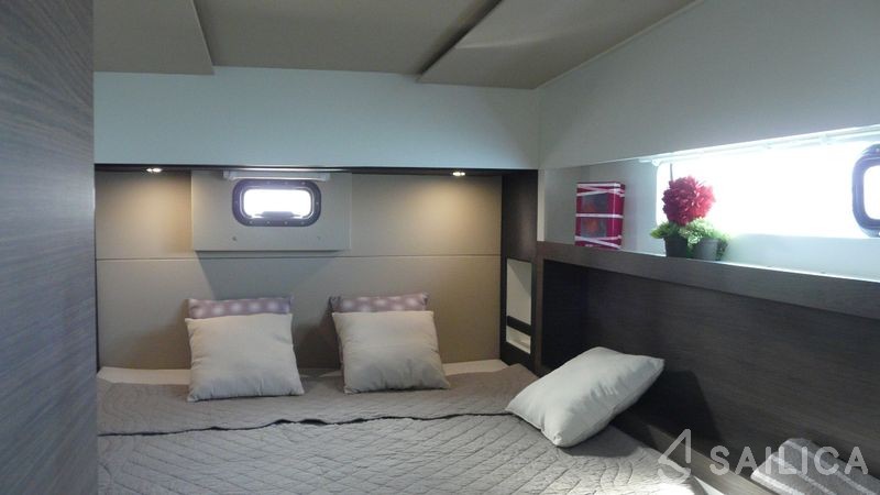 Nautitech 40 open NEW - 4 + 2 cab. - Yacht Charter Sailica