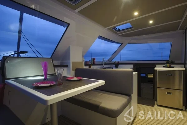 Nautitech 40 open NEW - 4 + 2 cab. - Yacht Charter Sailica