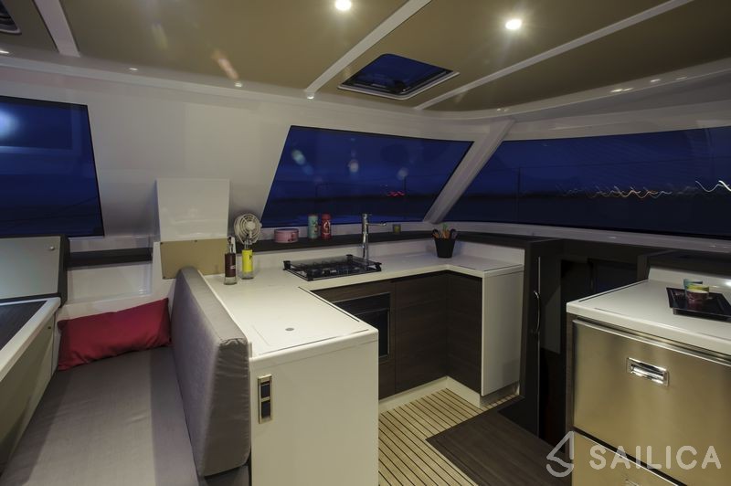 Nautitech 40 open NEW - 4 + 2 cab. - Yacht Charter Sailica