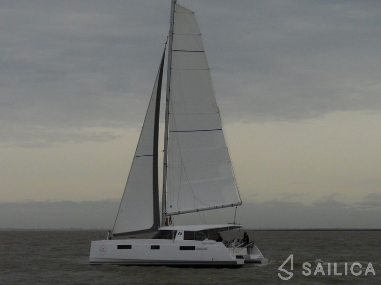 Nautitech 40 open NEW - 4 + 2 cab. - Yacht Charter Sailica