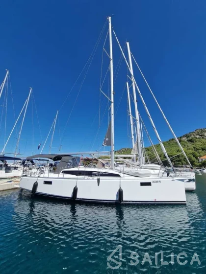 Scandinavia 35 - Yacht Charter Sailica