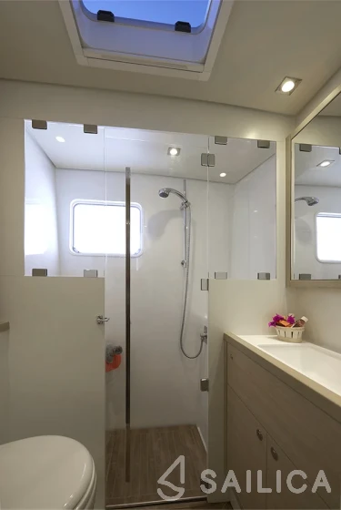 Lagoon 620 - Yacht Charter Sailica