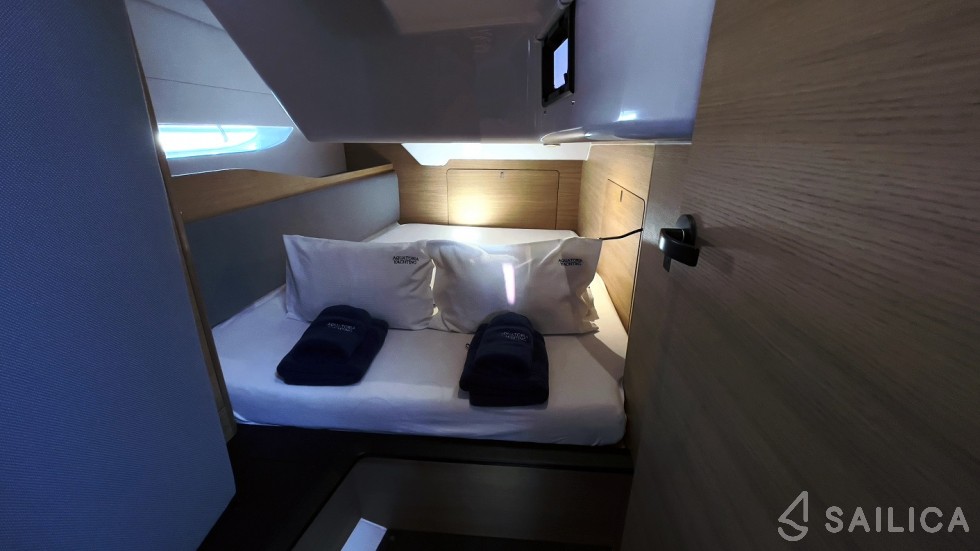 Elan E6 - Yacht Charter Sailica