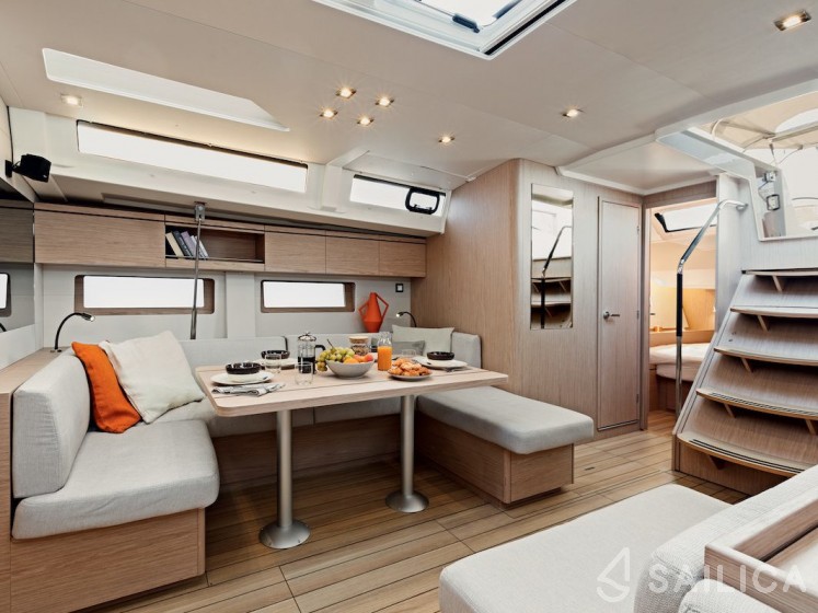 Oceanis 51.1 - Yacht Charter Sailica