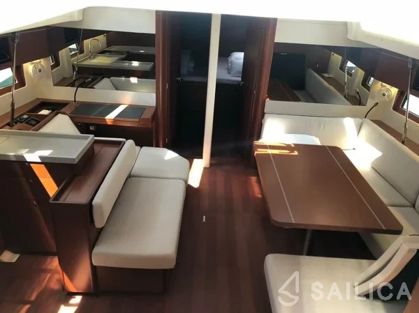Oceanis 51.1 - Yacht Charter Sailica