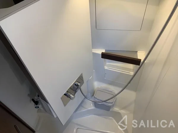 Oceanis 51.1 - Yacht Charter Sailica