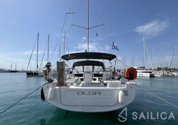 Oceanis 51.1 - Yacht Charter Sailica