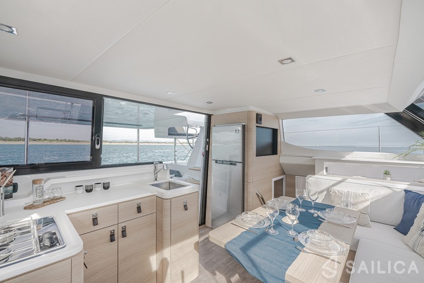 Aventura 37 - Yacht Charter Sailica